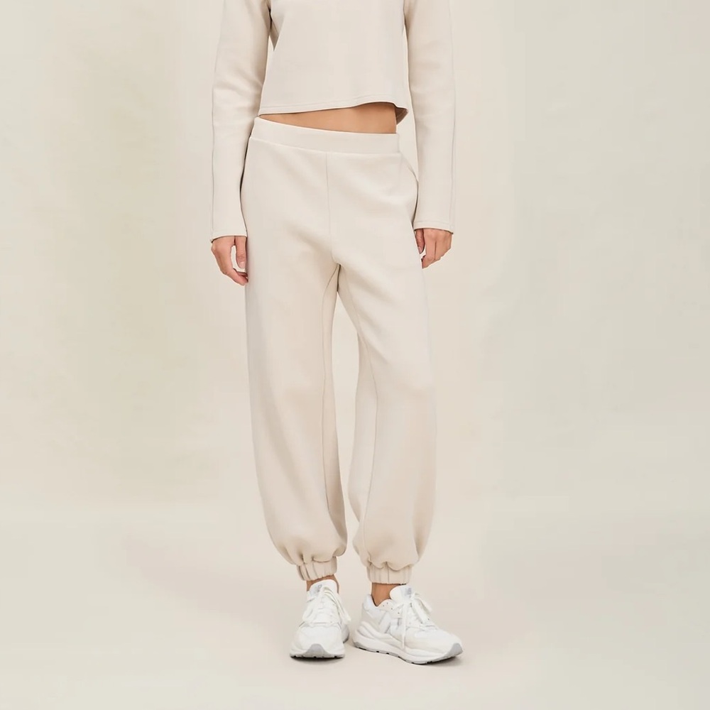 DEVON WINDSOR Cream Griffin Sweatpants